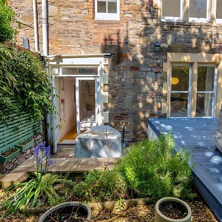 Apartment Stylish Clifton Garden With Terrace