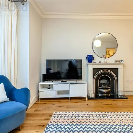 Stylish Clifton Garden With Terrace Apartment *