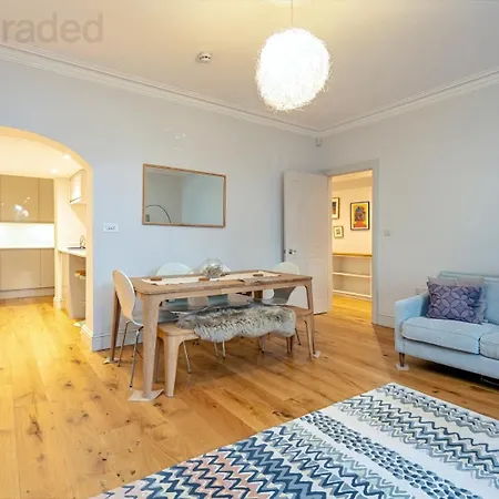 Stylish Clifton Garden With Terrace Apartment *