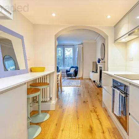 Stylish Clifton Garden With Terrace Apartment *